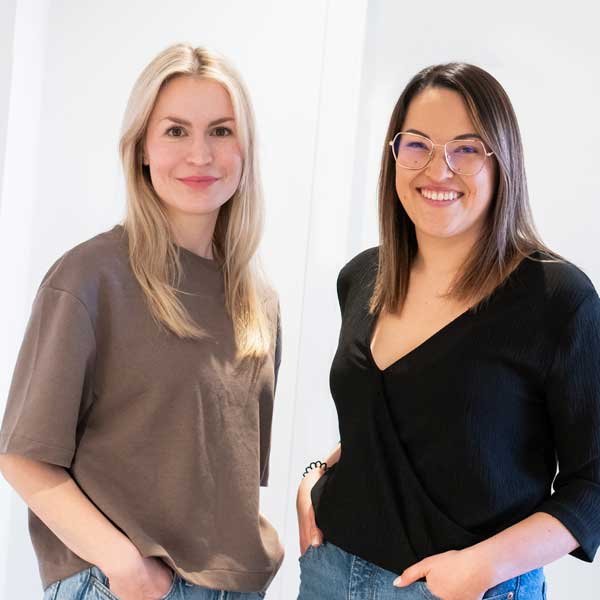 Foto von unserem Vertriebsteam Svenja und Tanja